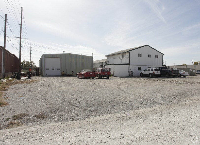 Primary Photo Of 2035 Yolande Ave, Lincoln Auto Salvage Facility For Sale