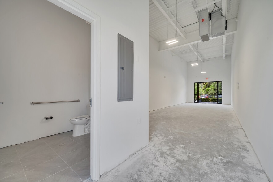 More Photos Of 3370 Rouse Rd, Orlando Storefront For Sale