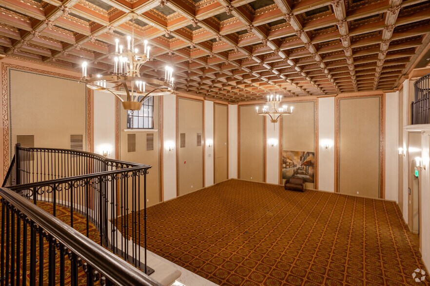 More Photos Of 100 N Stone Ave, Tucson Office Residential For Lease