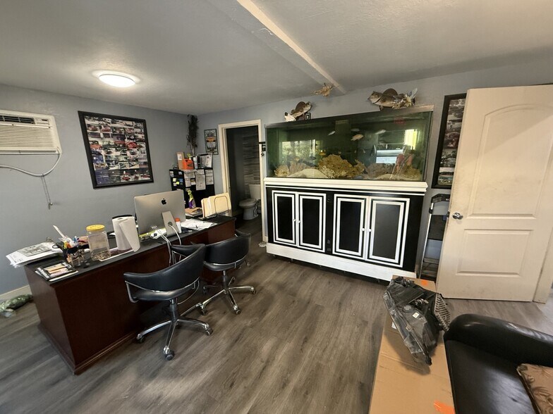 More Photos Of 5508 Benchmark Ln, Sanford Warehouse For Sale