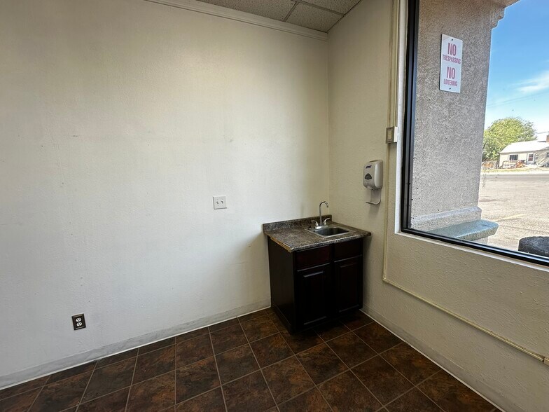 More Photos Of 2851 North Ave, Grand Junction Storefront Retail Office For Lease