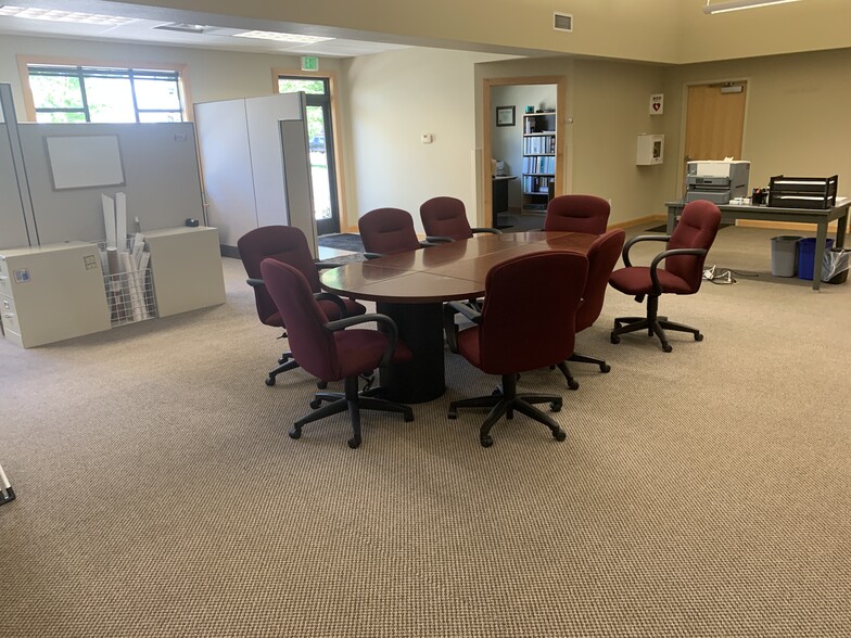 More Photos Of 831 O'Hare Pky, Medford Medical For Lease