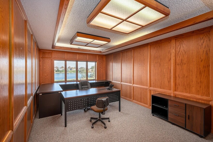 More Photos Of 100 E Broadway Ave, Moses Lake Office For Lease