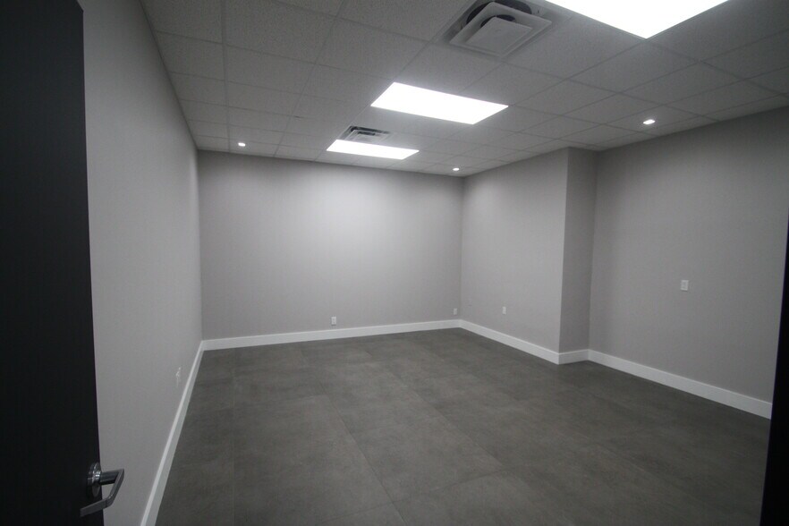 More Photos Of 3801 W Commercial Blvd, Fort Lauderdale Manufacturing For Lease
