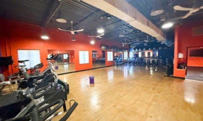 More Photos Of 985 Enterprise Dr, Sacramento Health Club For Sale