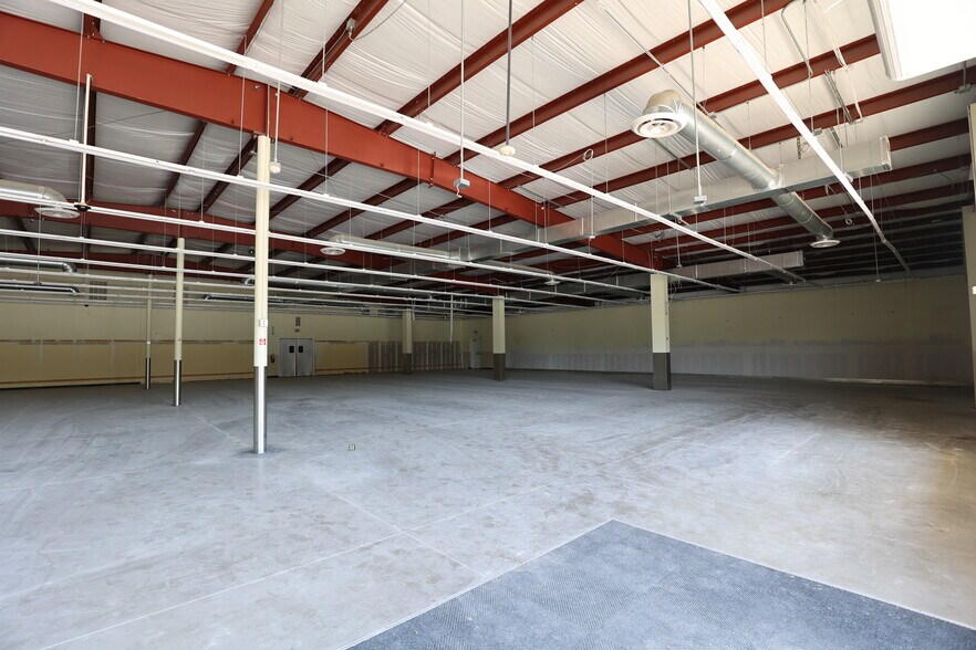 More Photos Of 29 Olive St, La Center Storefront For Lease