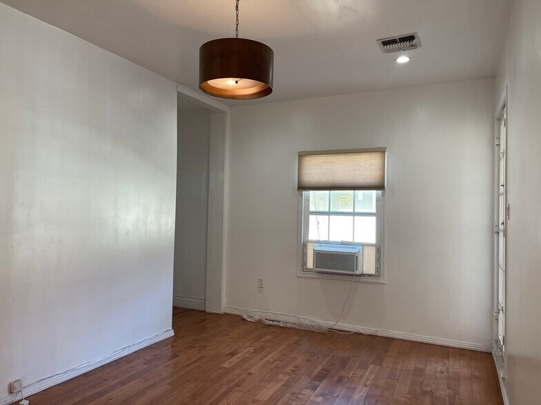 More Photos Of 7473 Melrose Ave, West Hollywood Storefront Retail Office For Lease