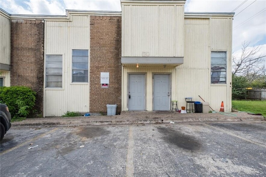 More Photos Of 2901 Sweeney Ln, Austin Multifamily For Sale