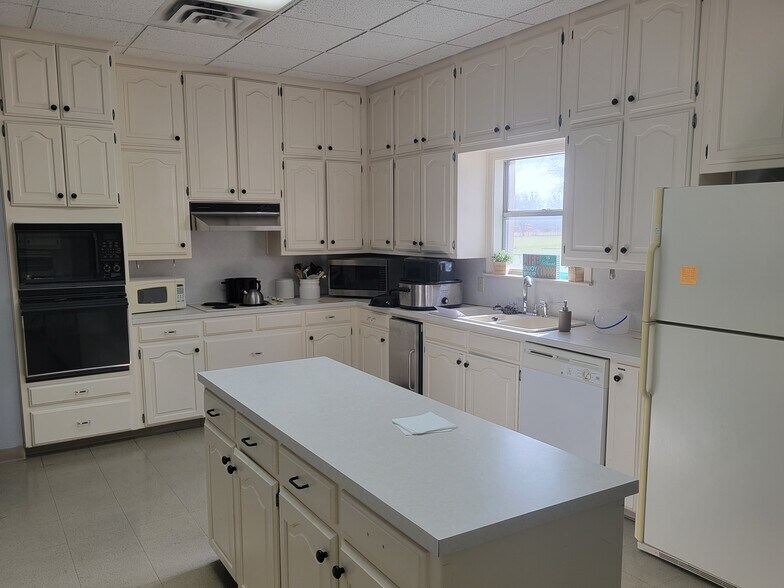 More Photos Of 1861 Church Rd, McGregor Specialty For Sale