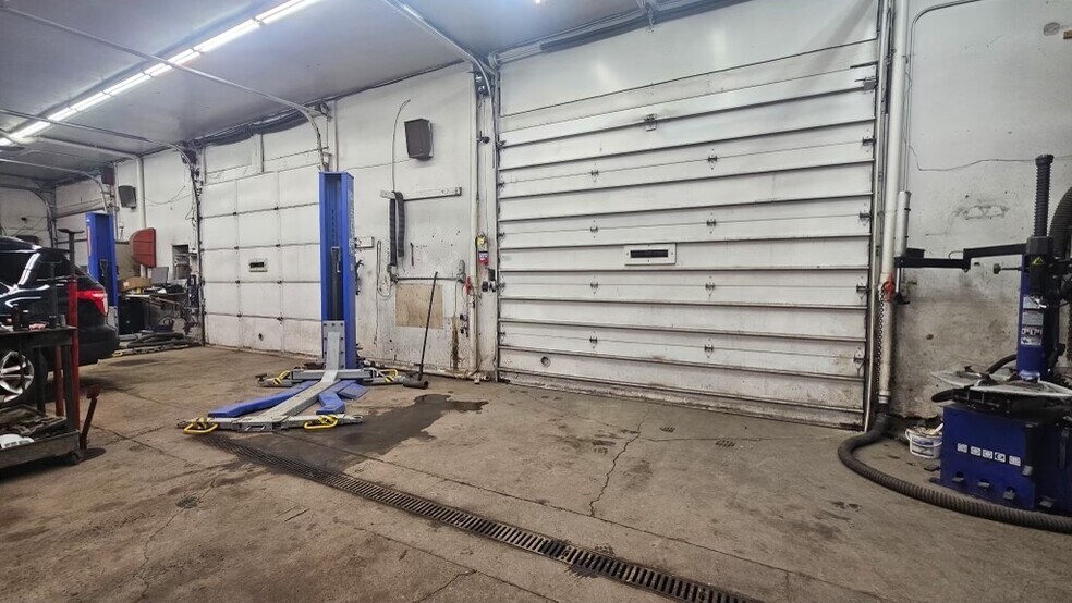 More Photos Of 5110 Brookpark Rd, Cleveland Auto Repair For Sale