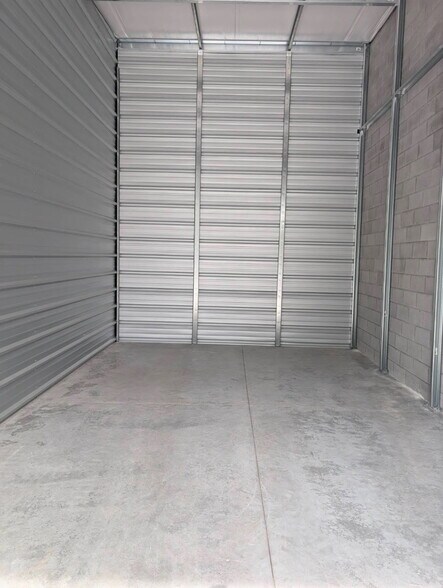 More Photos Of 10816 Fancher Rd, Westerville Warehouse For Lease