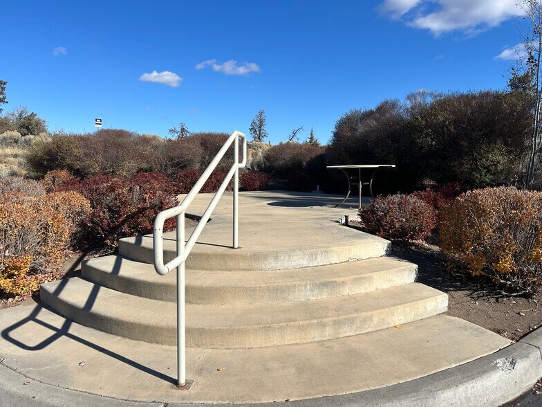 More Photos Of 525 SW Umatilla St, Redmond Office For Sale