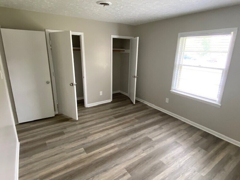 More Photos Of 1133-1144 Berkshire Rd, Fayetteville Apartments For Sale