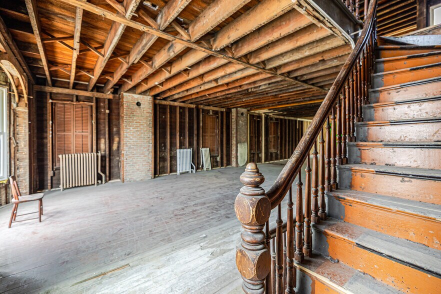 More Photos Of 744 Warren St, Hudson Storefront Retail Residential For Sale