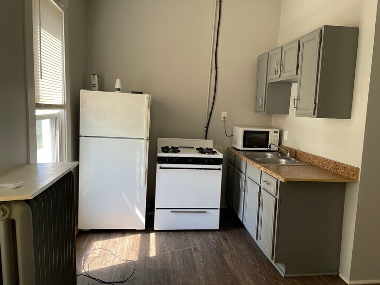 More Photos Of 1225 Vincennes St, New Albany Apartments For Sale