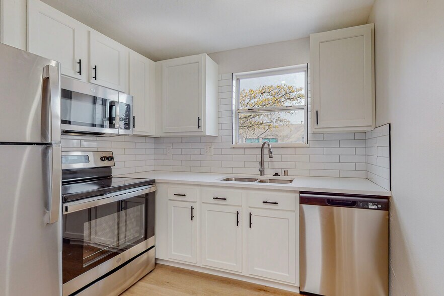 More Photos Of 1309 Virginia St NE, Albuquerque Apartments For Sale