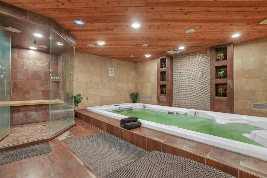 More Photos Of 16W621 S Frontage Rd, Willowbrook Hotel For Sale