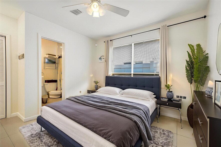 More Photos Of 322 Oklahoma St, Hollywood Multifamily For Sale