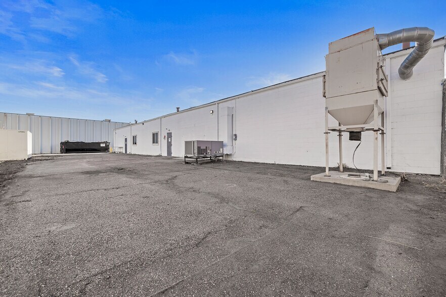 More Photos Of 4905 E 41st Ave, Denver Warehouse For Sale