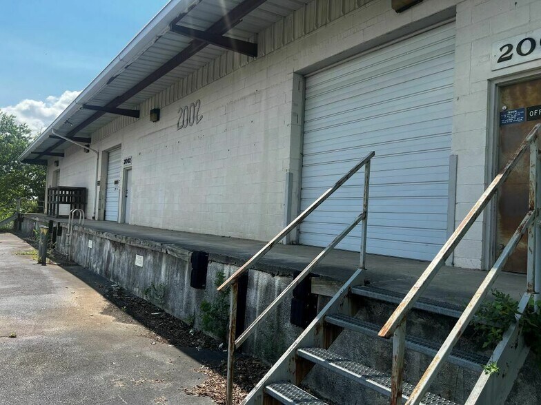More Photos Of 2002 Centre Ave, Roanoke Cement Gravel Plant For Sale