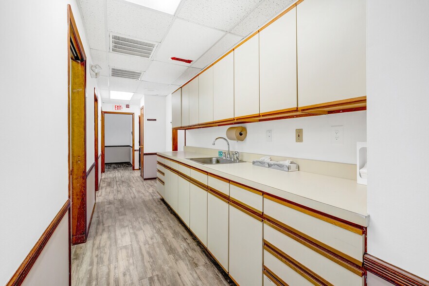 More Photos Of 1163 Route 37 W, Toms River Medical For Lease