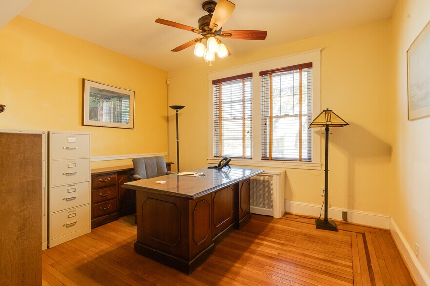 More Photos Of 407 W Pennsylvania Ave, Towson Office For Sale