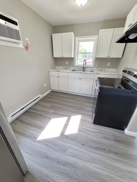 More Photos Of 1351 Iowa Ave SE, Huron Apartments For Sale
