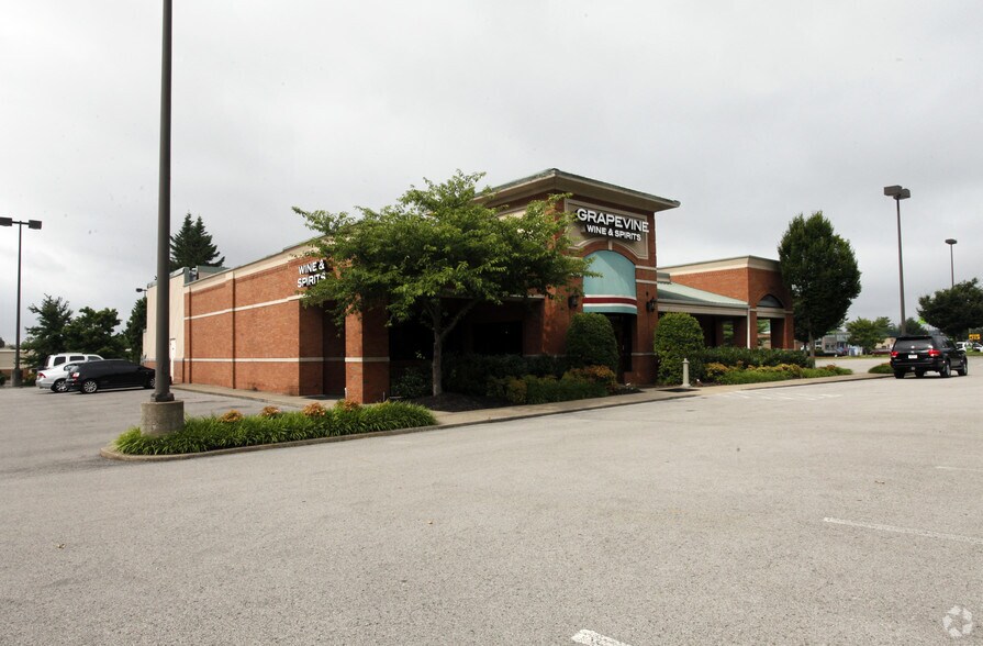 More Photos Of 8105 Moores Ln, Brentwood Unknown For Lease