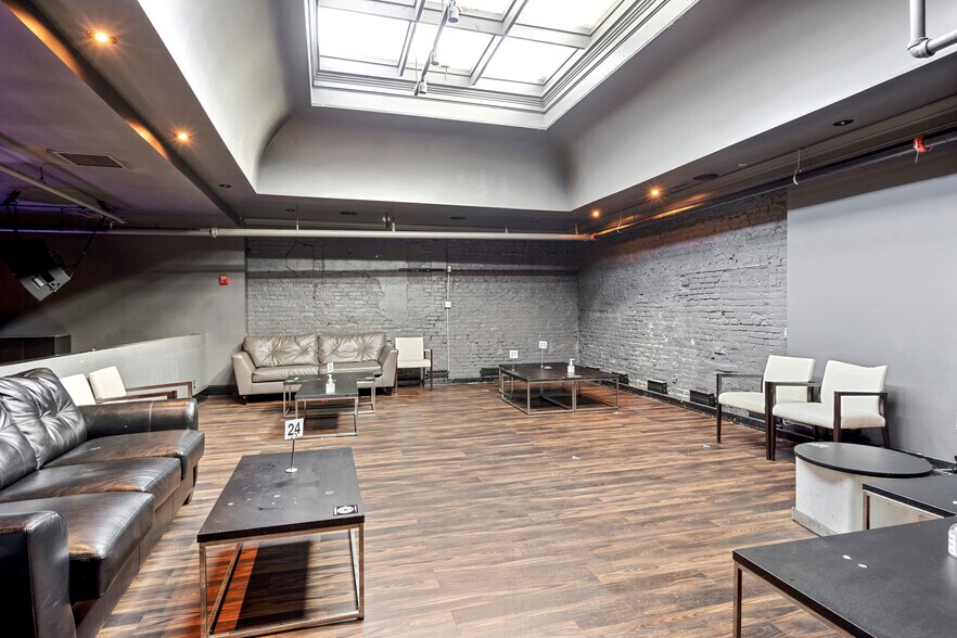 More Photos Of 312 Market St, Philadelphia Restaurant For Lease