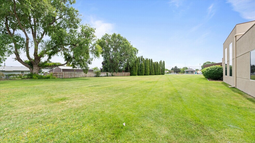 More Photos Of 3807 W Court St, Pasco Office For Sale