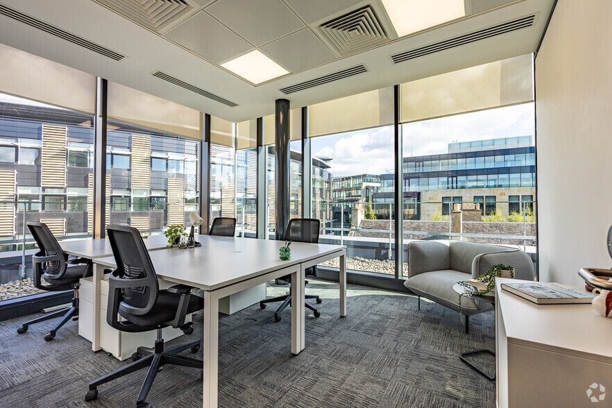 More Photos Of 92-98 Fountainbridge, Edinburgh Coworking Space