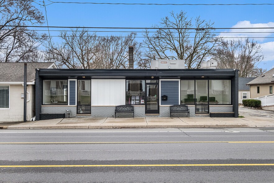 Primary Photo Of 8127 Miller Rd, Swartz Creek Office For Sale