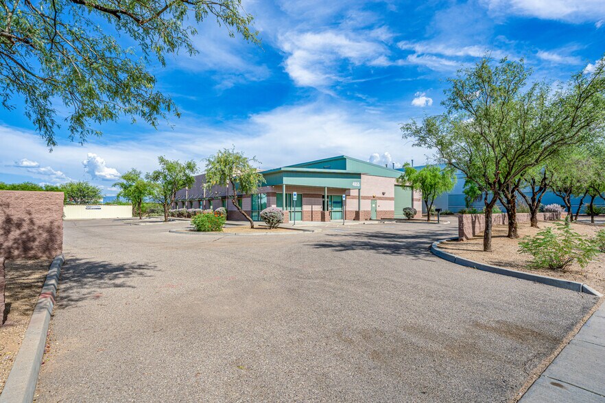 More Photos Of 4655 S Coach Dr, Tucson Warehouse For Sale