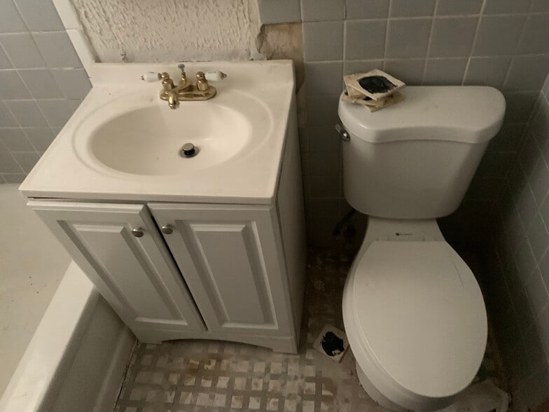 More Photos Of 2521 Noble Rd, Cleveland Heights Apartments For Sale