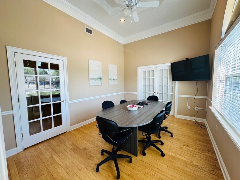 More Photos Of 6817 Southpoint Pky, Jacksonville Office For Lease