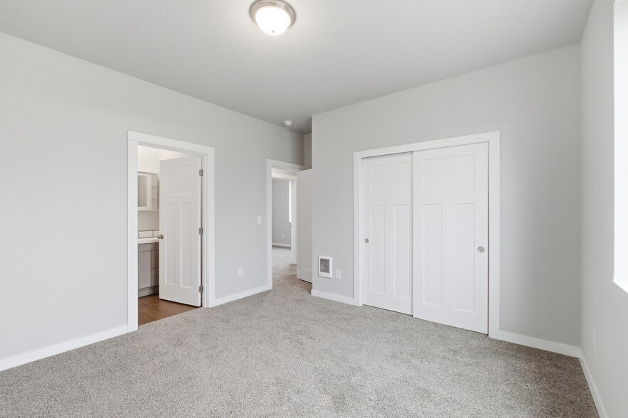 More Photos Of 1230 49th Ave, Sweet Home Multifamily For Sale