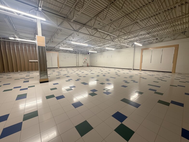 More Photos Of 1261 N Azusa Ave, Covina Storefront For Lease