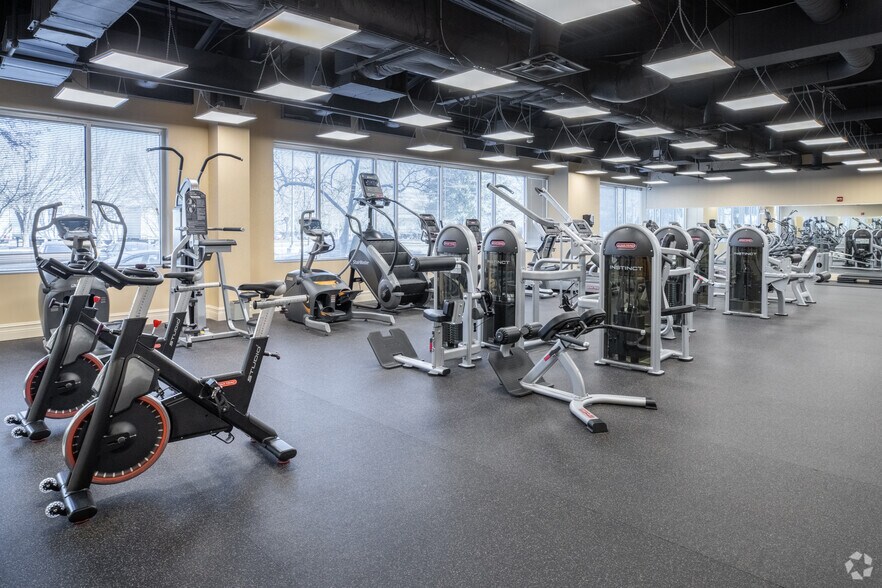 More Photos Of 12515 Research Blvd, Austin Unknown For Lease