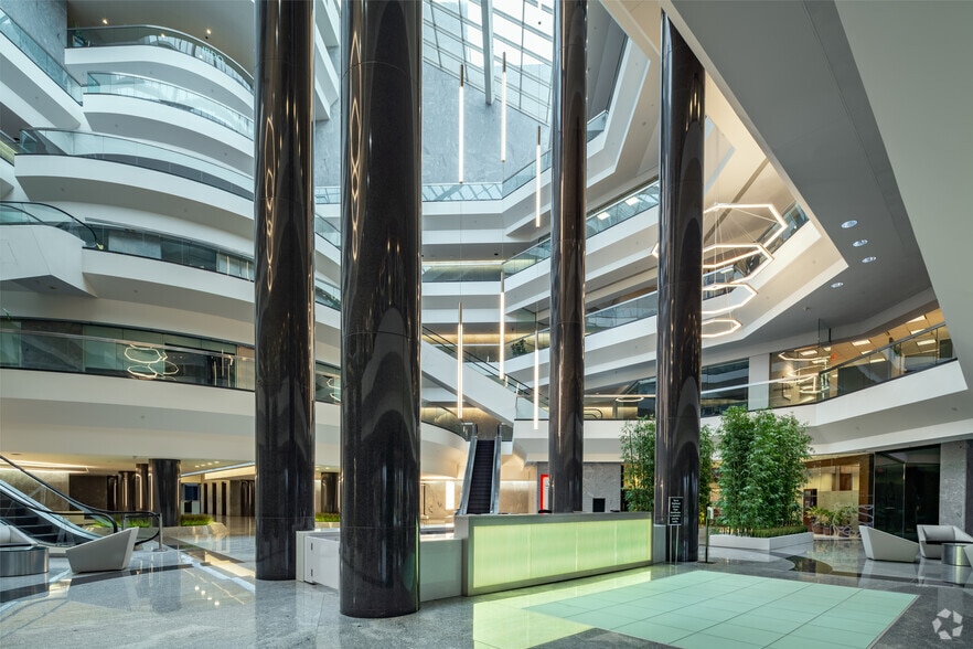 More Photos Of 2600 W Big Beaver Rd, Troy Office For Lease