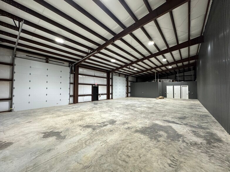 More Photos Of 3203 118th St, Lubbock Light Manufacturing For Lease