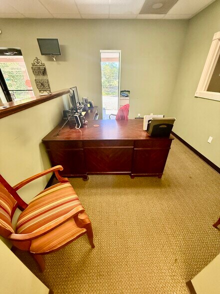 More Photos Of 12760 Lorraine Rd, Biloxi General Retail For Lease
