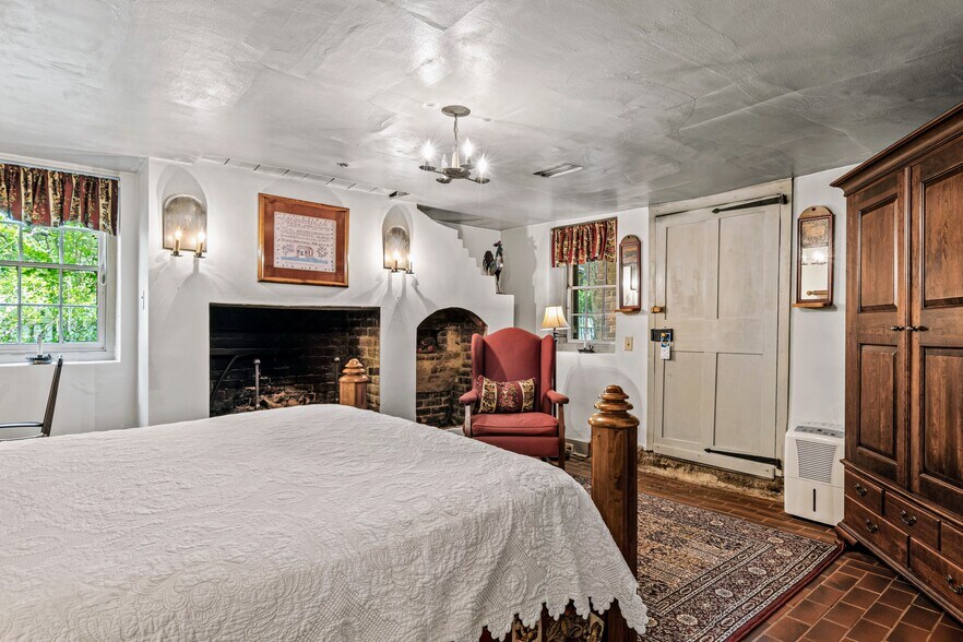 More Photos Of 803 S Main St, Winston-Salem Hospitality For Sale