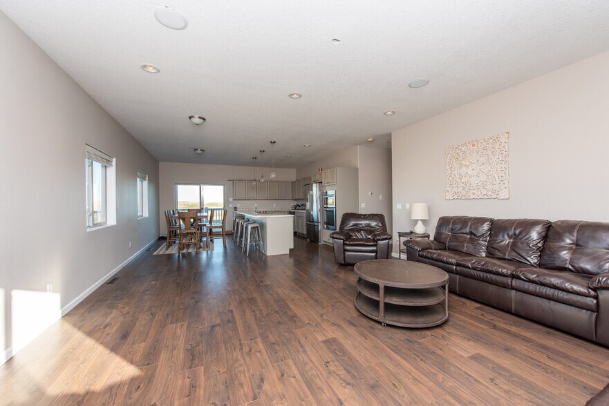 More Photos Of 13603 38th St SW, Belfield Flex For Lease