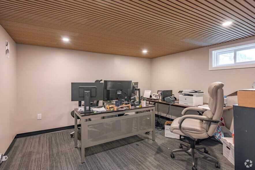 More Photos Of 820 Farmington Ave, West Hartford Office Residential For Lease