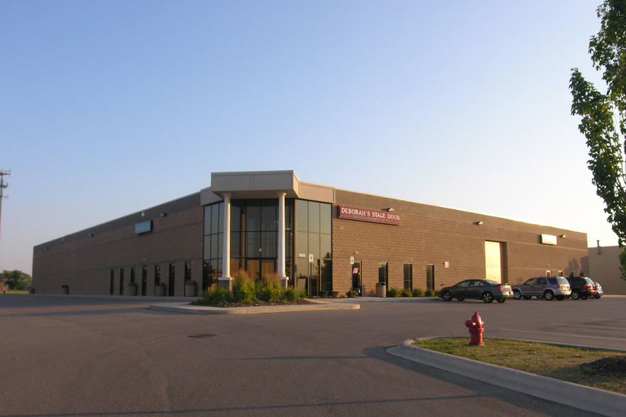 Primary Photo Of 1655 W Hamlin Rd, Rochester Hills Light Manufacturing For Sale