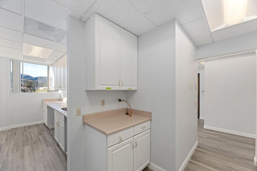 More Photos Of 223 E Thousand Oaks Blvd, Thousand Oaks Office For Lease