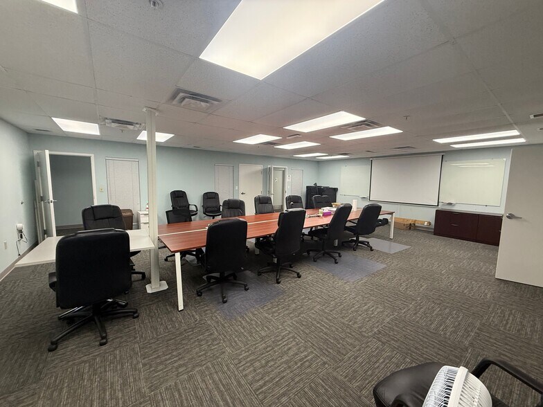 More Photos Of 897 E Venice Ave, Venice Medical For Lease