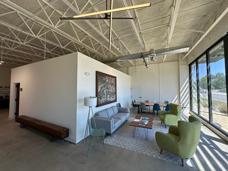 More Photos Of 3707 2nd Ave, Columbus Coworking Space