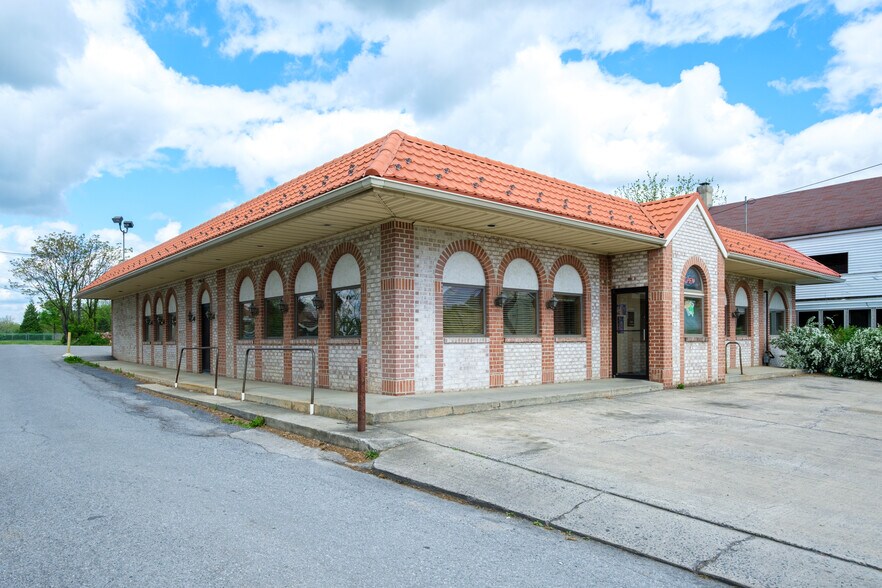 Primary Photo Of 679 S Main St, Chambersburg Restaurant For Sale