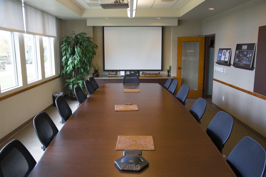 More Photos Of 2820 Historic Decatur Rd, San Diego Unknown For Lease